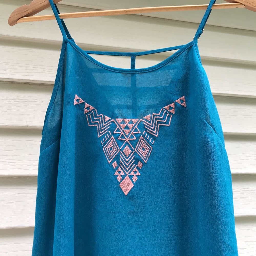 Flowy tank